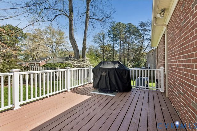 301 Beechwood Dr, Williamsburg, VA 23185