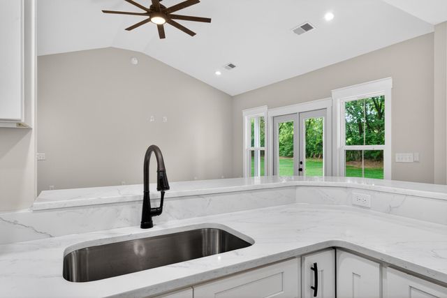 109 Stonegate Drive, Danville, KY 40422