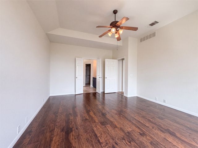 1756 Hidden Brook Drive, Grand Prairie, TX 75050