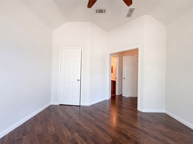 1756 Hidden Brook Drive, Grand Prairie, TX 75050