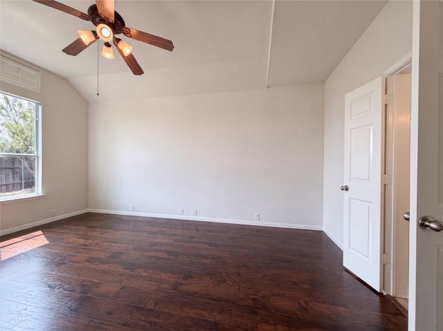 1756 Hidden Brook Drive, Grand Prairie, TX 75050