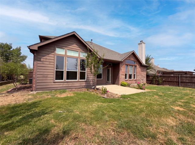 1756 Hidden Brook Drive, Grand Prairie, TX 75050