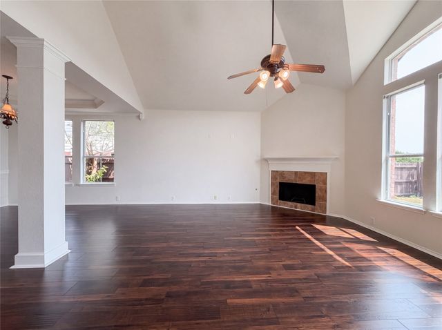 1756 Hidden Brook Drive, Grand Prairie, TX 75050