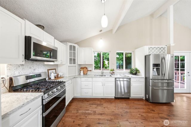20037 102nd Court NE, Bothell, WA 98011