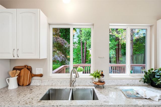 20037 102nd Court NE, Bothell, WA 98011