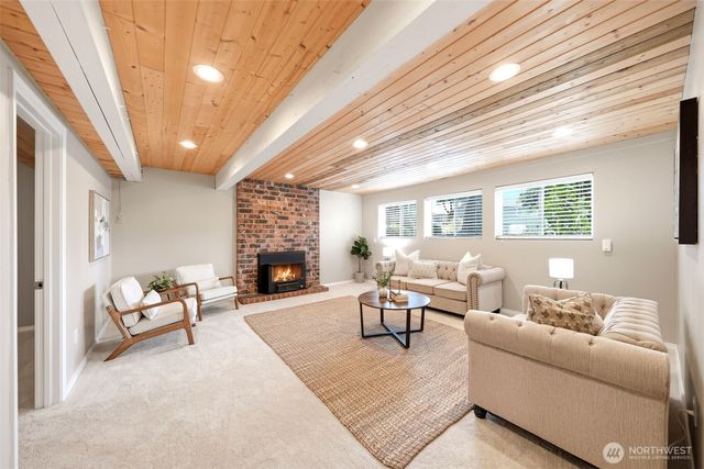 20037 102nd Court NE, Bothell, WA 98011