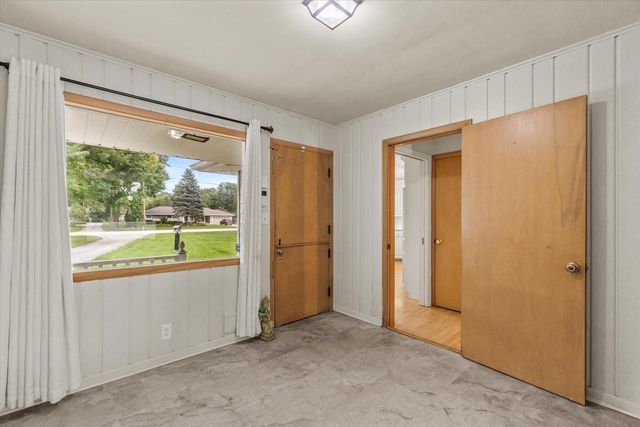 10205 W Grange AVENUE, Hales Corners, WI 53130