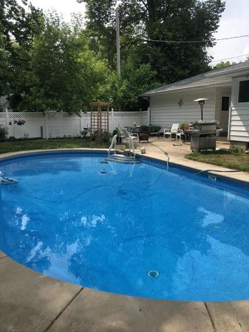 10205 W Grange AVENUE, Hales Corners, WI 53130