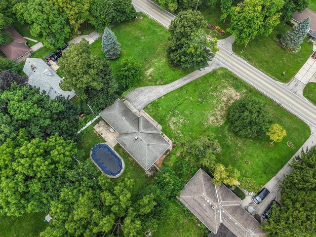 10205 W Grange AVENUE, Hales Corners, WI 53130