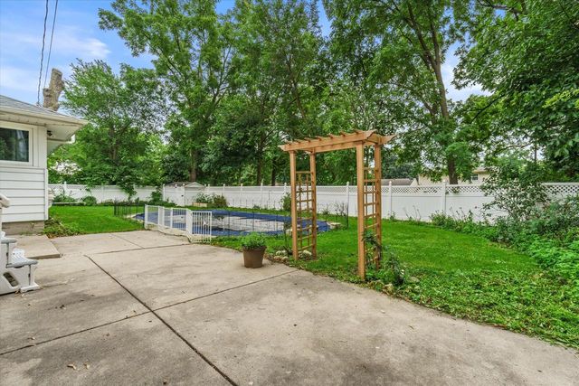 10205 W Grange AVENUE, Hales Corners, WI 53130