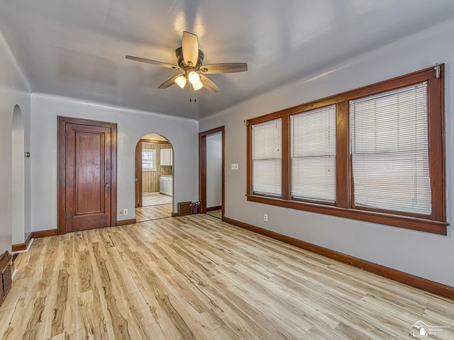 870 Bryant Avenue, Jackson, MI 49202