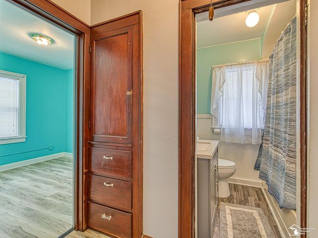 870 Bryant Avenue, Jackson, MI 49202