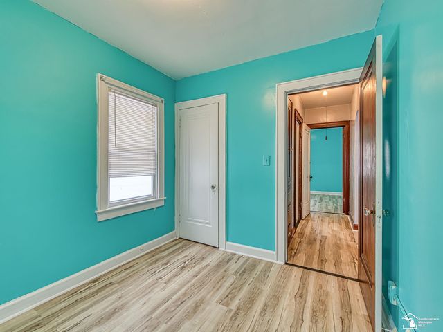 870 Bryant Avenue, Jackson, MI 49202