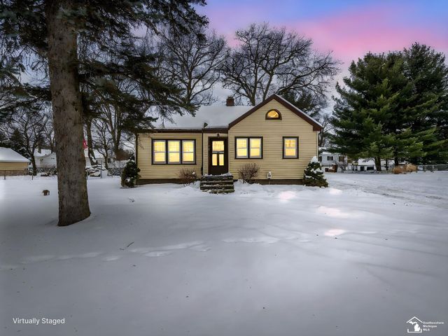 870 Bryant Avenue, Jackson, MI 49202