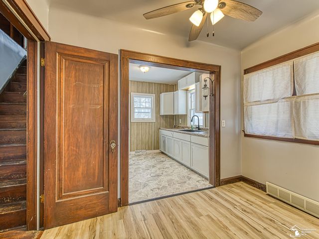 870 Bryant Avenue, Jackson, MI 49202