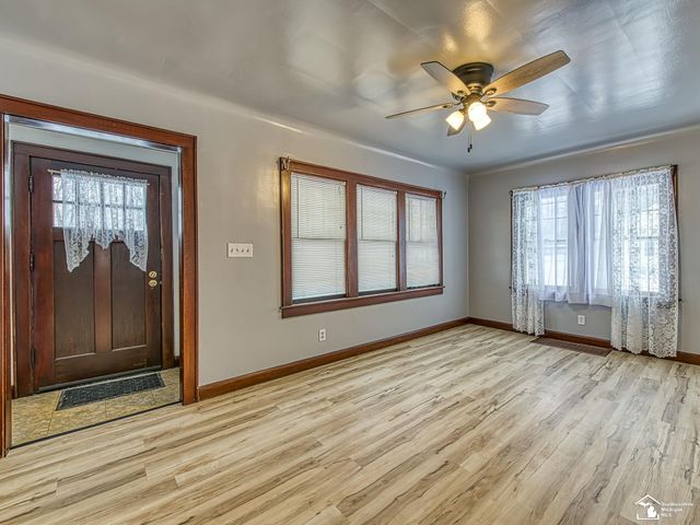 870 Bryant Avenue, Jackson, MI 49202