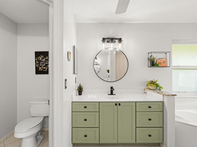 18392 N 50th St Street N, Loxahatchee, FL 33470