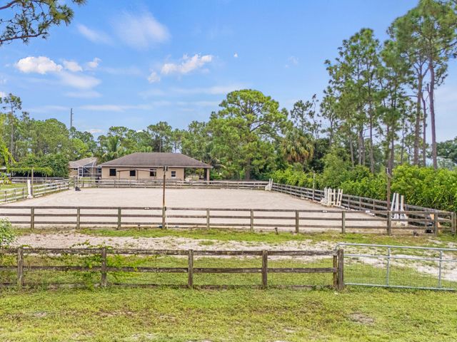 18392 N 50th St Street N, Loxahatchee, FL 33470