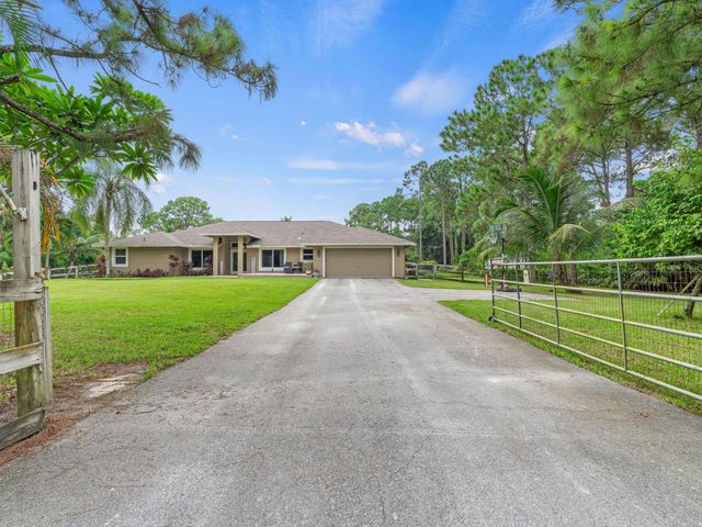 18392 N 50th St Street N, Loxahatchee, FL 33470