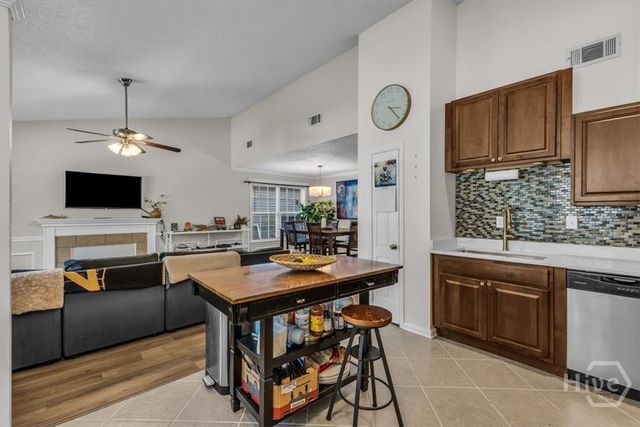 7317 LEGHORN Street, Savannah, GA 31406