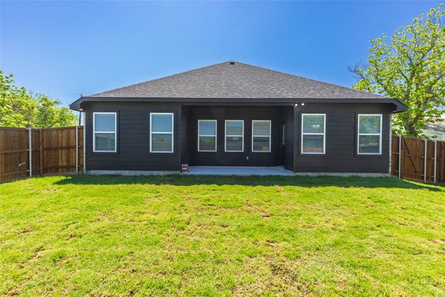 307 East Sanger Street, Celeste, TX 75423