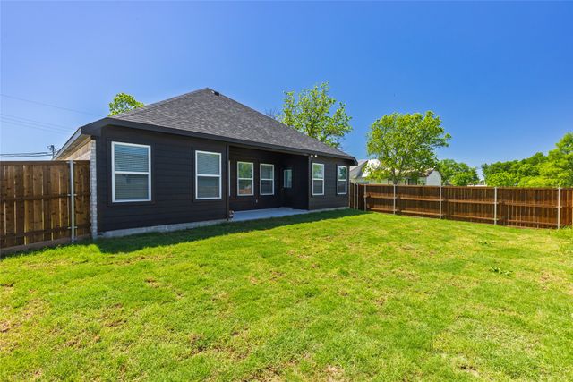 307 East Sanger Street, Celeste, TX 75423