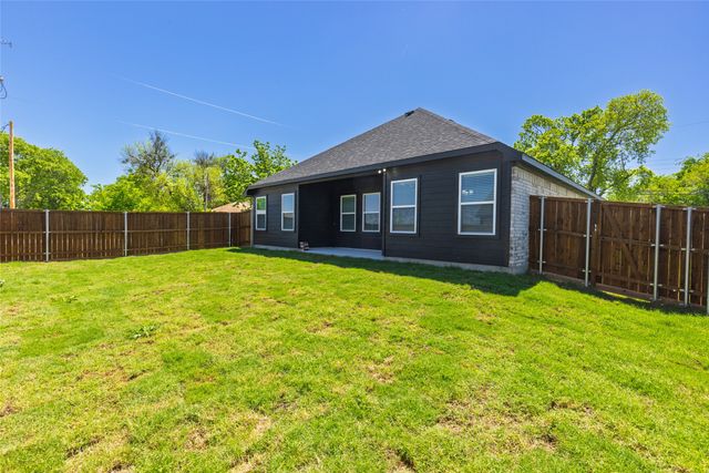 307 East Sanger Street, Celeste, TX 75423