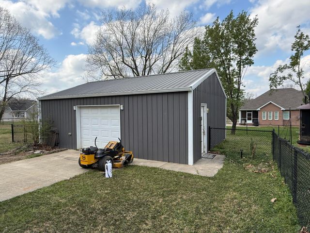 188 Princess Jennifer Drive, Calvert City, KY 42029