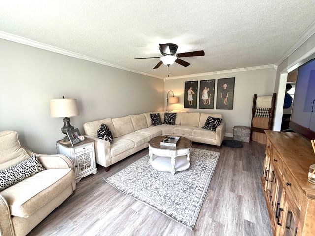 188 Princess Jennifer Drive, Calvert City, KY 42029