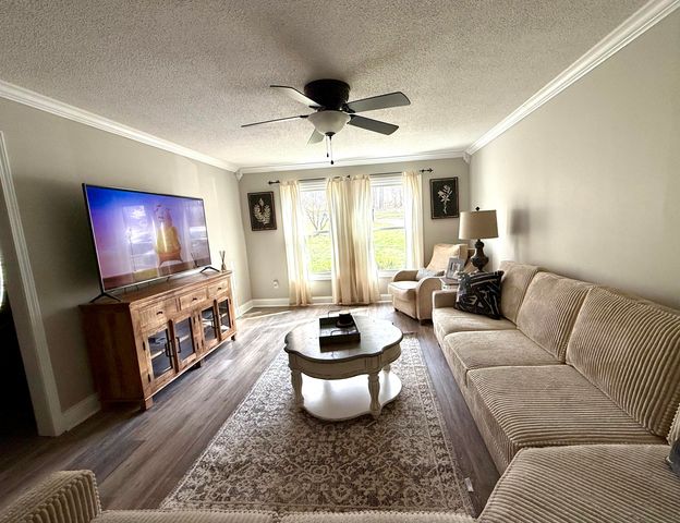 188 Princess Jennifer Drive, Calvert City, KY 42029