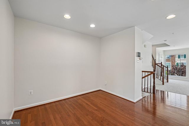 8518 STANSBURY LAKE DR, Baltimore, MD 21222