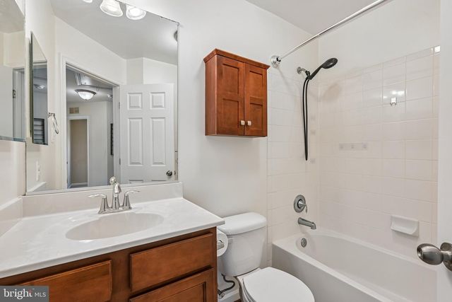 8518 STANSBURY LAKE DR, Baltimore, MD 21222