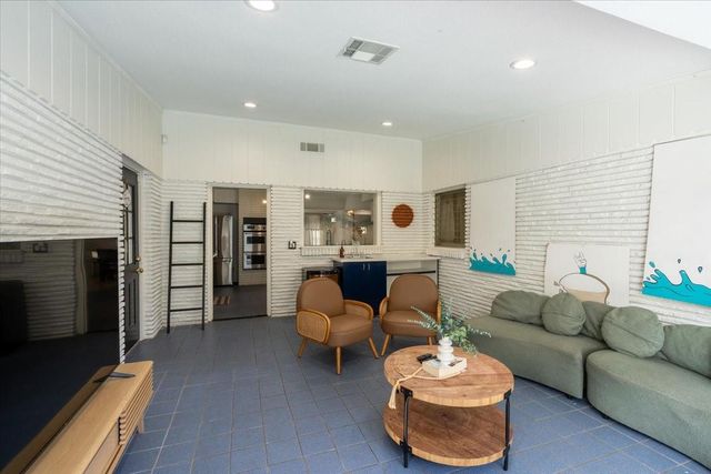 7916 Glenview Drive, Houston, TX 77061