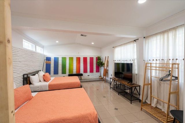 7916 Glenview Drive, Houston, TX 77061