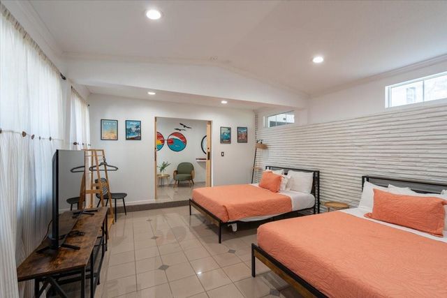 7916 Glenview Drive, Houston, TX 77061