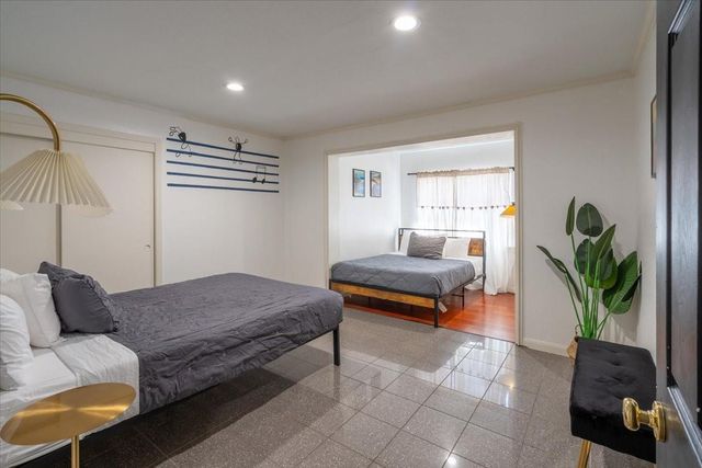 7916 Glenview Drive, Houston, TX 77061