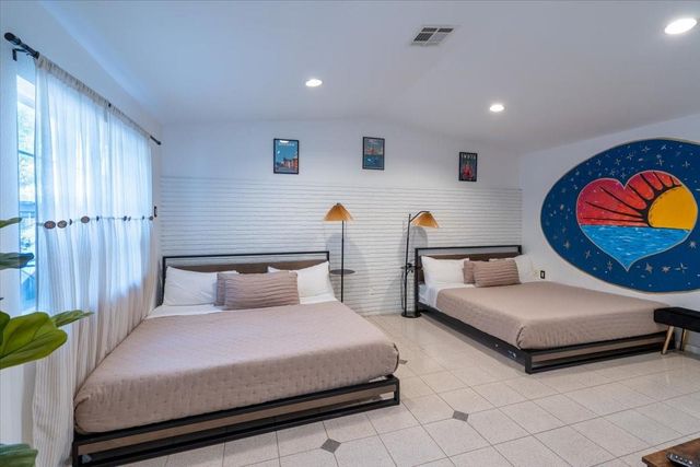 7916 Glenview Drive, Houston, TX 77061