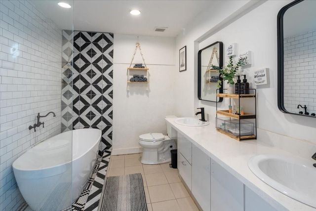 7916 Glenview Drive, Houston, TX 77061