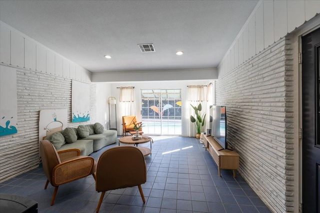 7916 Glenview Drive, Houston, TX 77061