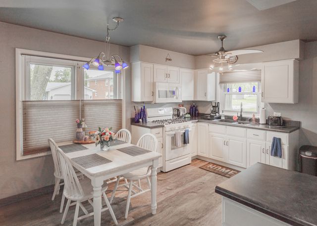 2127 36th Street, Rock Island, IL 61201
