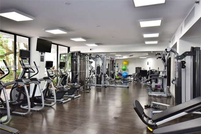 3300 NE 192nd St LP11, Aventura, FL 33180