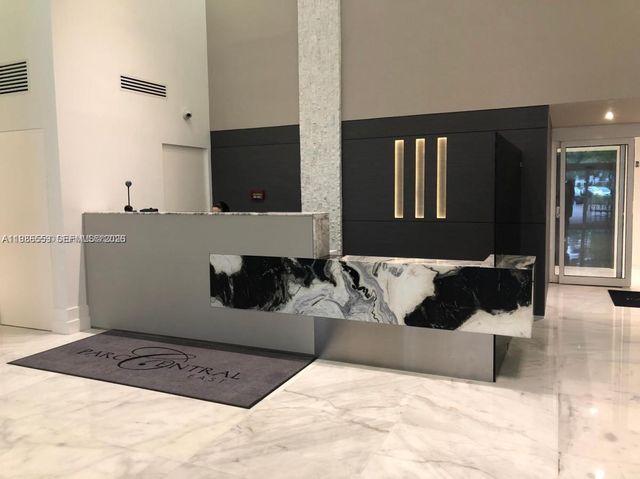 3300 NE 192nd St LP11, Aventura, FL 33180