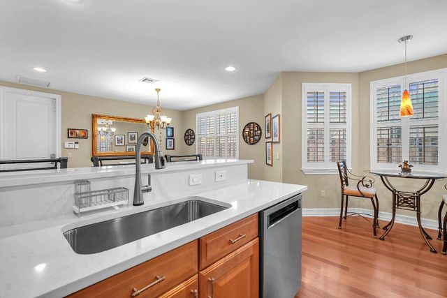 806 NE 16th Avenue, Fort Lauderdale, FL 33304