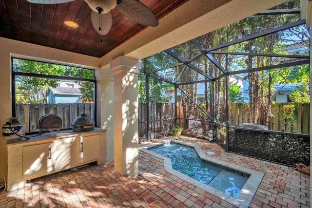 806 NE 16th Avenue, Fort Lauderdale, FL 33304