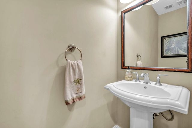 806 NE 16th Avenue, Fort Lauderdale, FL 33304