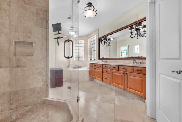 806 NE 16th Avenue, Fort Lauderdale, FL 33304