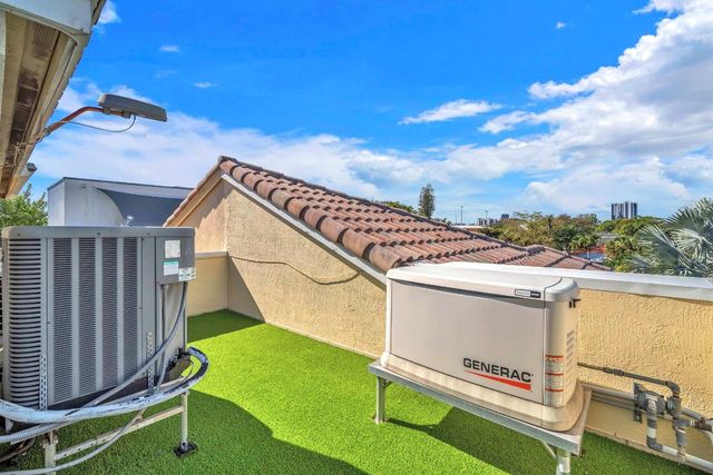 806 NE 16th Avenue, Fort Lauderdale, FL 33304