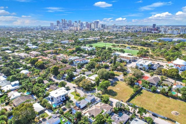 806 NE 16th Avenue, Fort Lauderdale, FL 33304