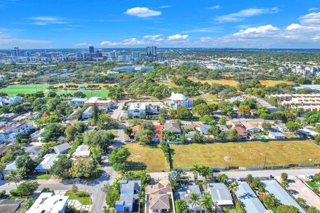 806 NE 16th Avenue, Fort Lauderdale, FL 33304