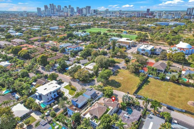 806 NE 16th Avenue, Fort Lauderdale, FL 33304